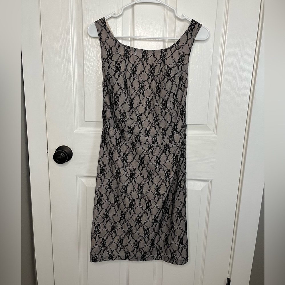 Lace dress with low back and bow - size M juniors